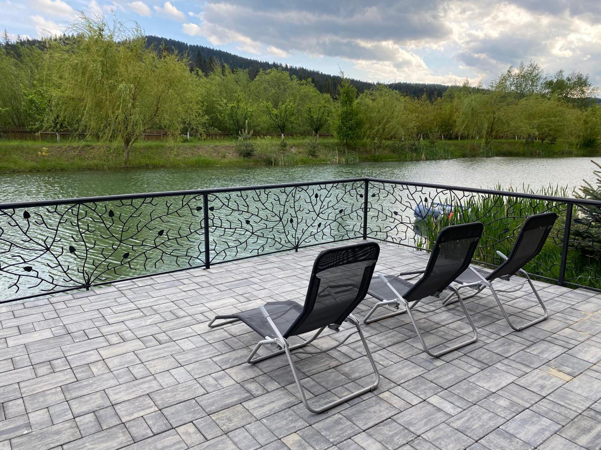 Moonlake Chalet Gainesti Exterior photo